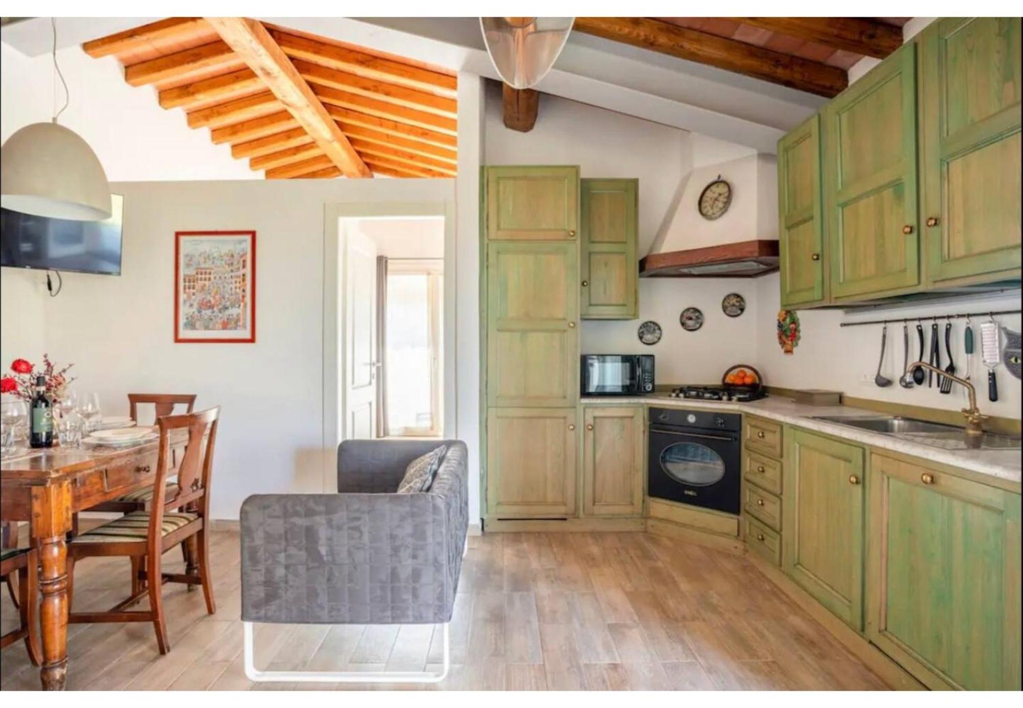 Cozy Tuscany Apartment With View Pescia Exterior photo